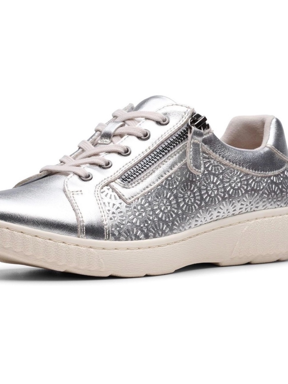 Clarks Caroline Ayla Rio Lace Up Zip Sneaker Silver lace metallic leather Sz 7.5